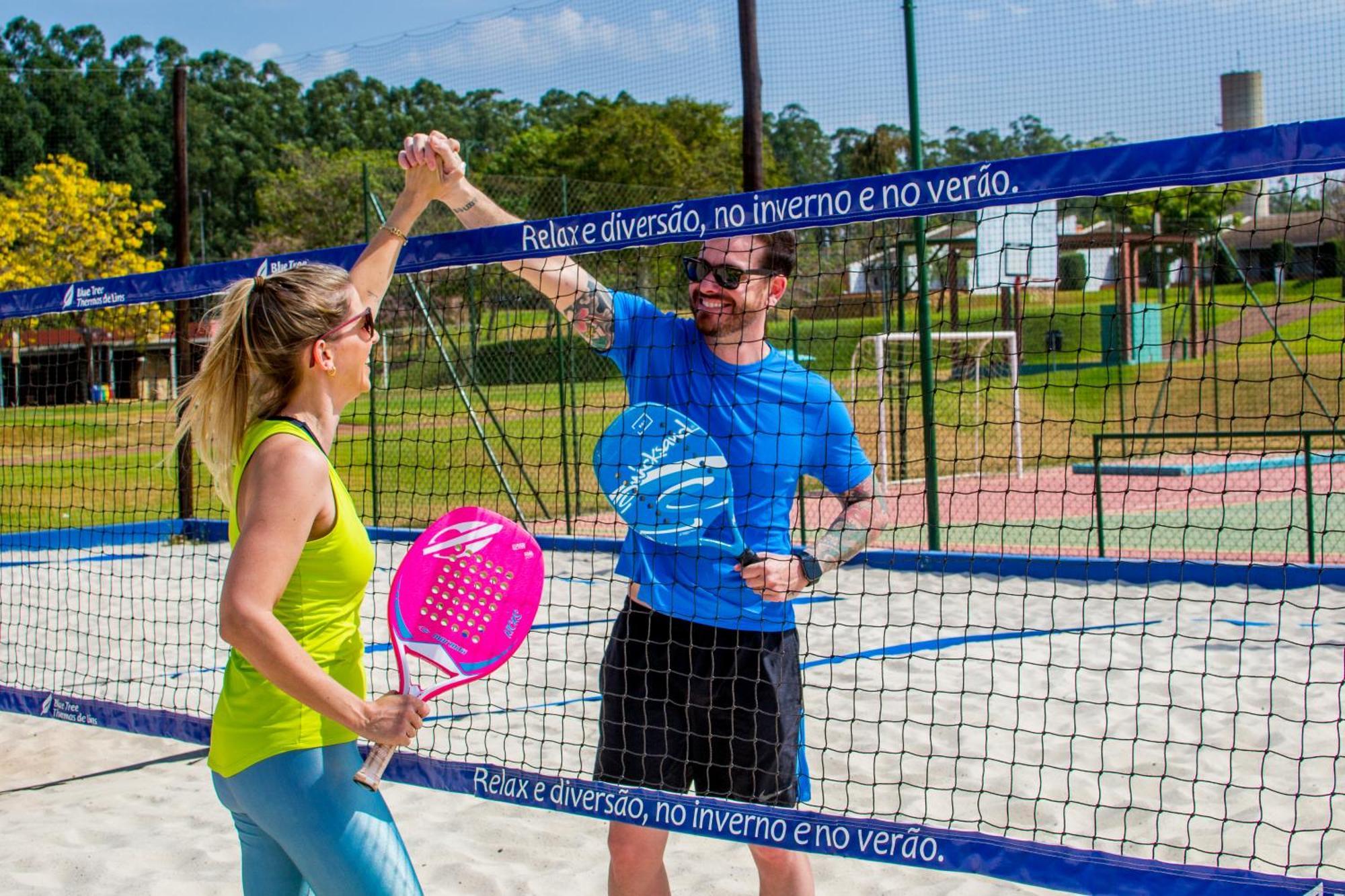 Blue Tree Thermas De Lins Resort 외부 사진 A paddle tennis player