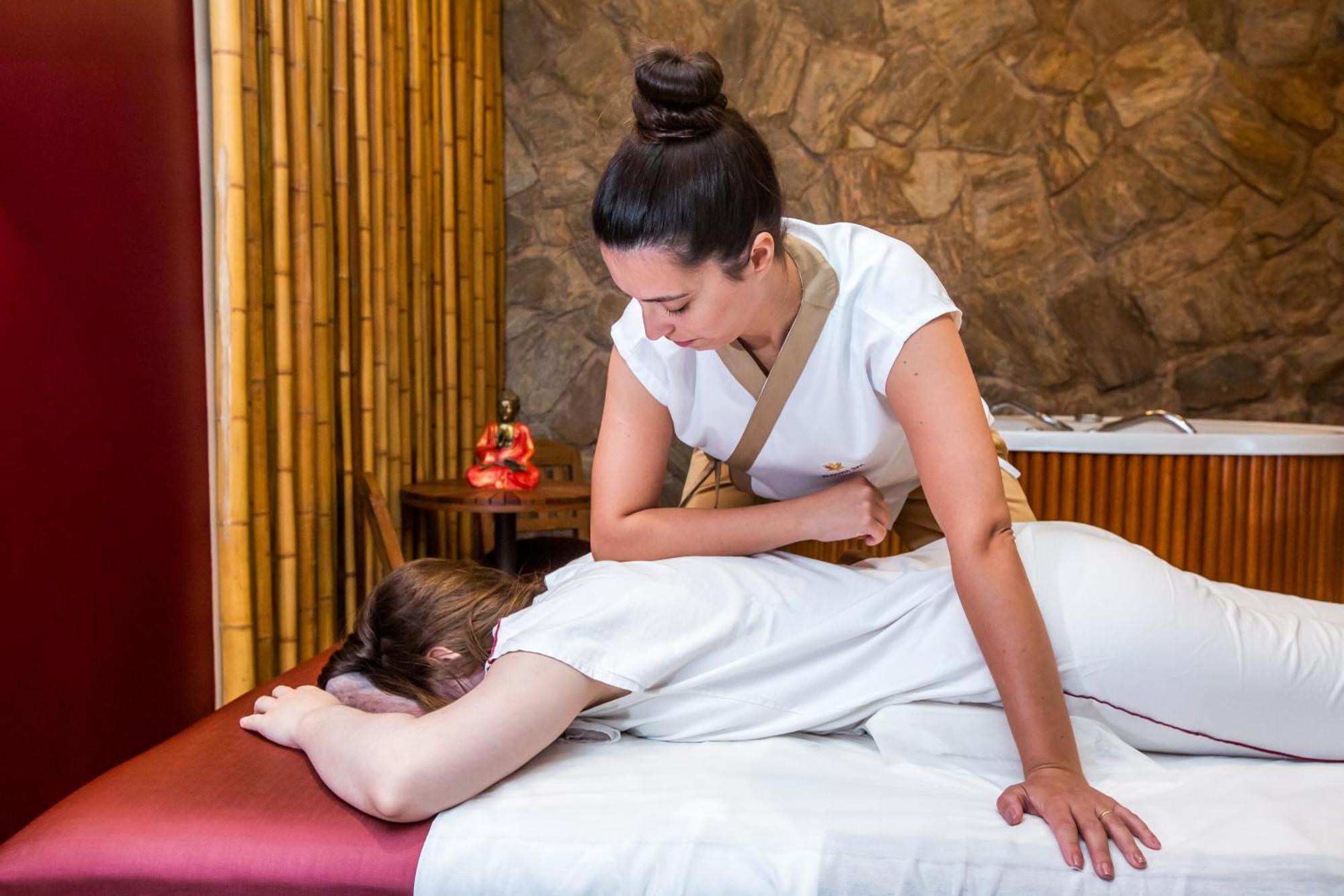 Blue Tree Thermas De Lins Resort 외부 사진 Thai massage