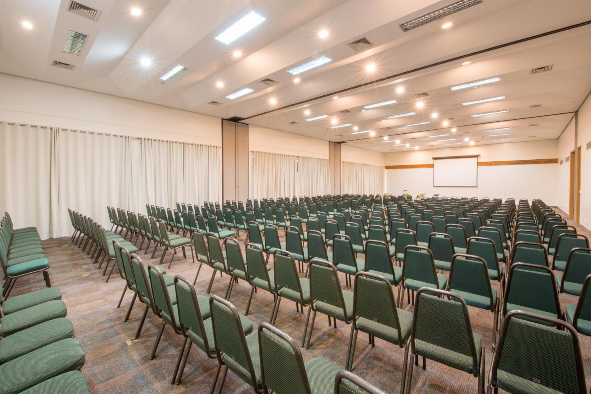 Blue Tree Thermas De Lins Resort 외부 사진 Conference room
